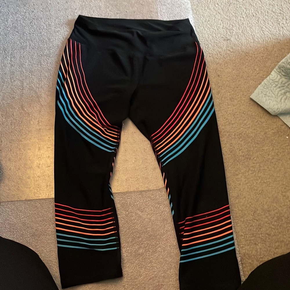 workout capris leggings, very nice condition, size M
